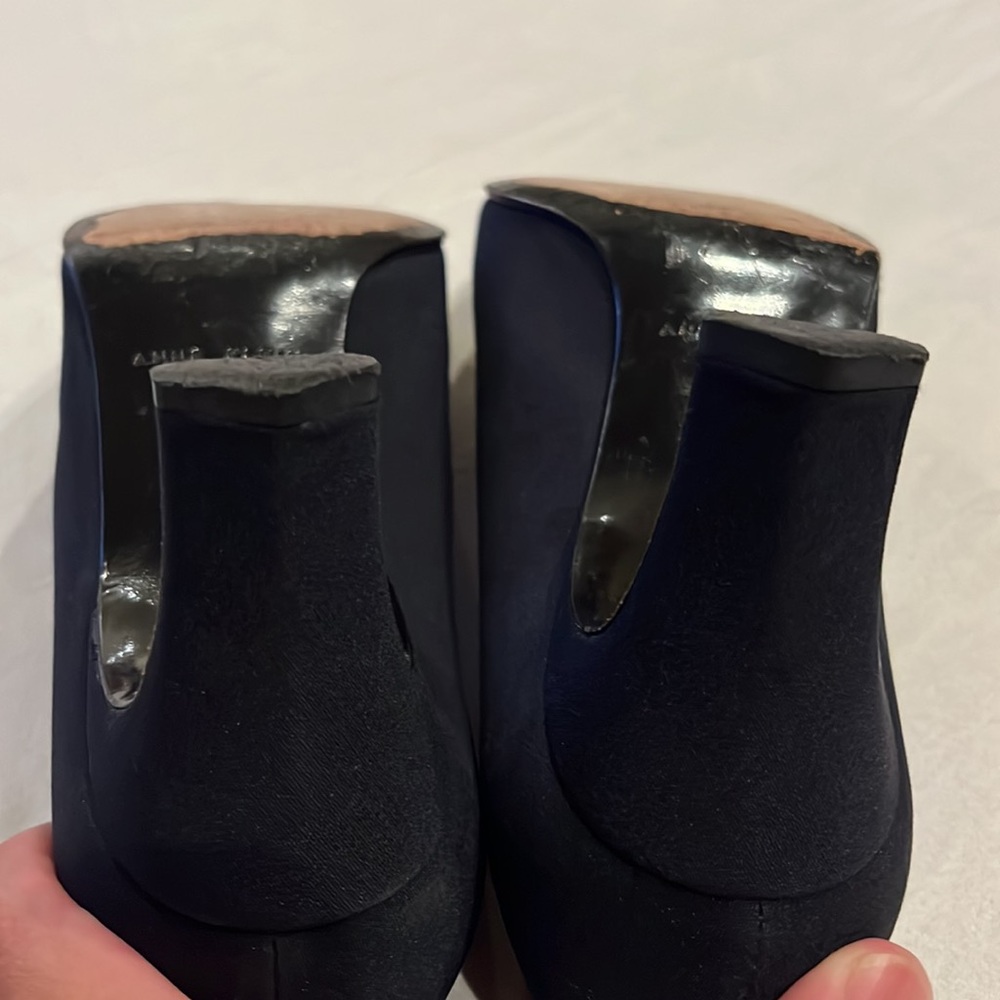 Anne Klein black classy pump 7.5M - Picture 7 of 7